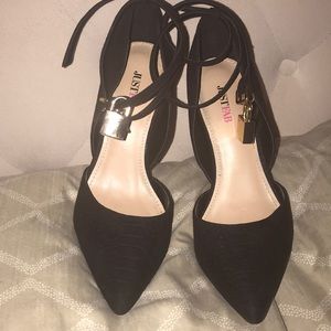 Black Stilleto heels Just Fab